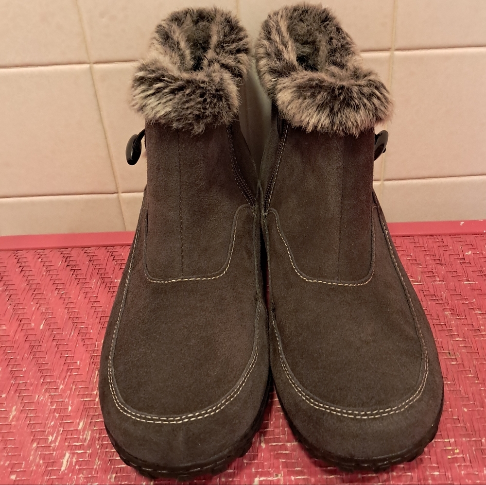 Khombu Faux Fur And Leather Boots